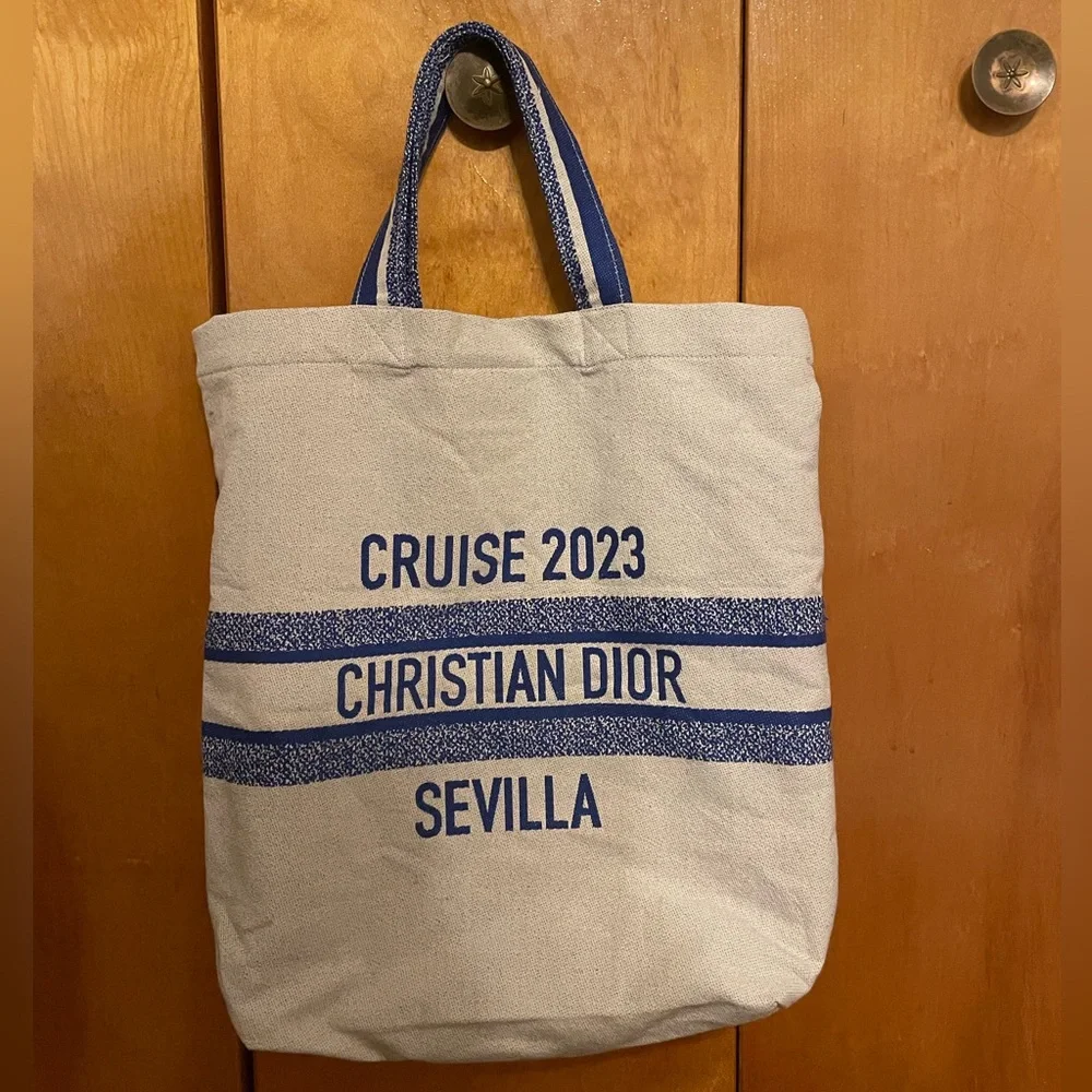 CHRISTIAN DIOR 2023 Sevilla Cruise Collection Totebag - Picture 2 of 4